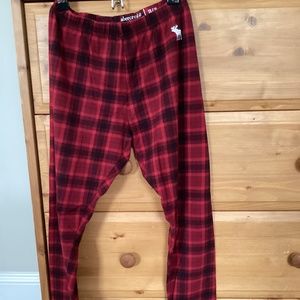 Abercrombie kids Girls Legging Capri Pant Size 13/14 Color Red/Black Plaid